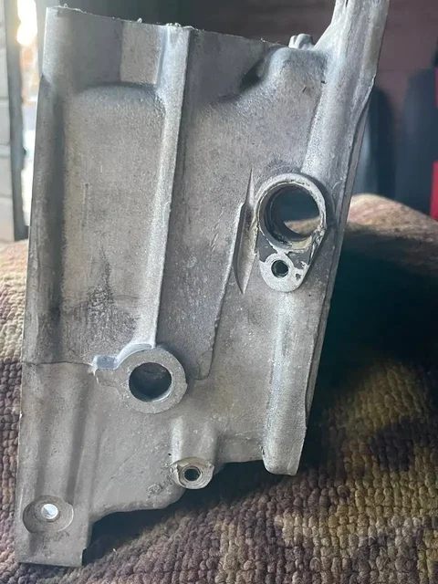 ГБЦ на Шевроле Нива с трещиной - Запчасти в Барнаул