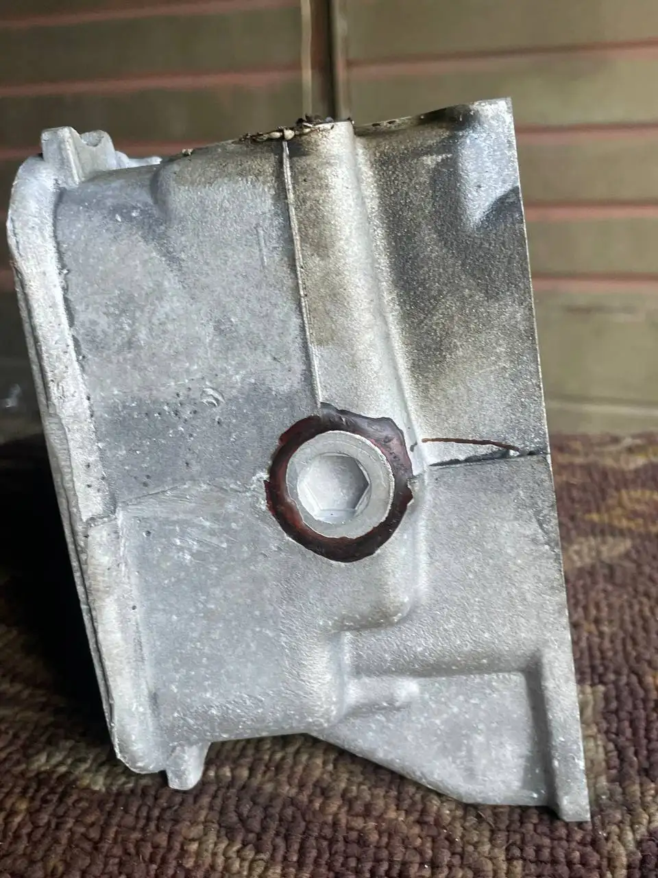 ГБЦ на Шевроле Нива с трещиной - Двигатель (Запчасти) в Барнаул