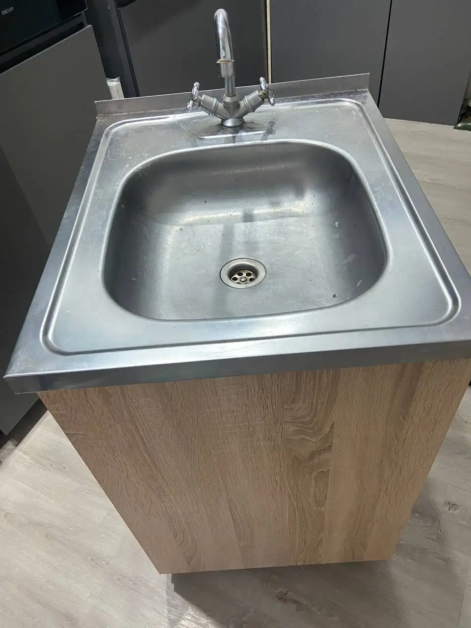 Продажа мойки с тумбой - Сантехника (Для дома и дачи) в Барнаул