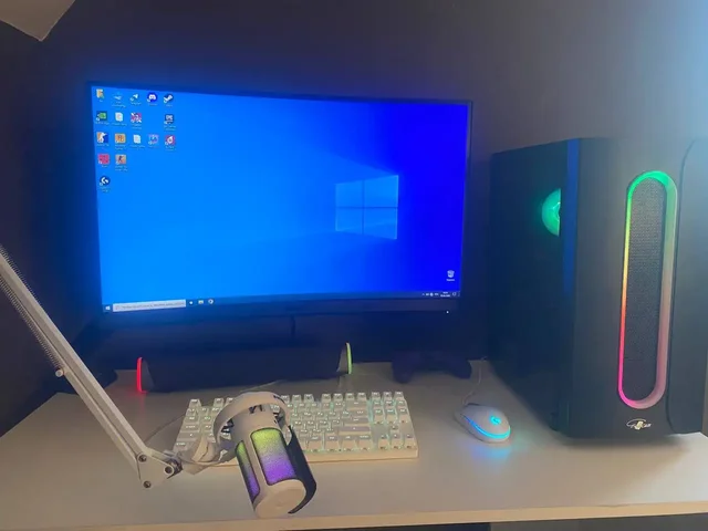 Продам компьютер целиком - Смартфоны и игровые консоли в Барнаул