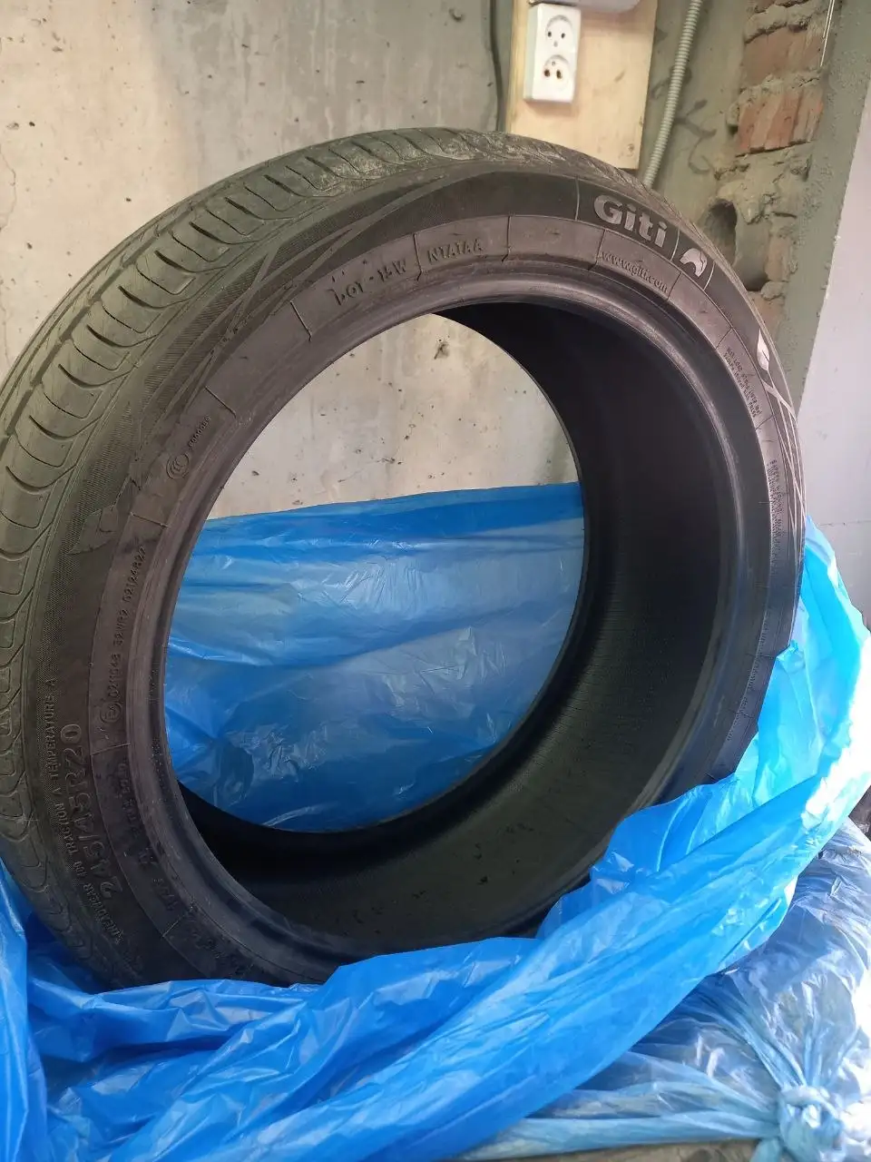 Продажа новой резины 245/45/R20 - Шины и диски (Авто) в Барнаул