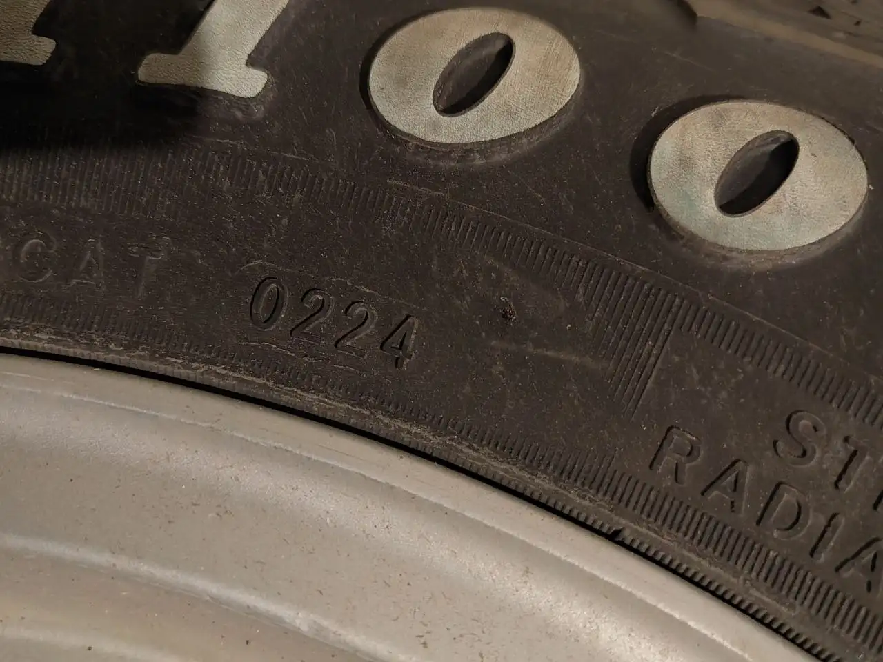 Комплект резина АТ + диски облегченные - Запчасти (Авто) в Барнаул