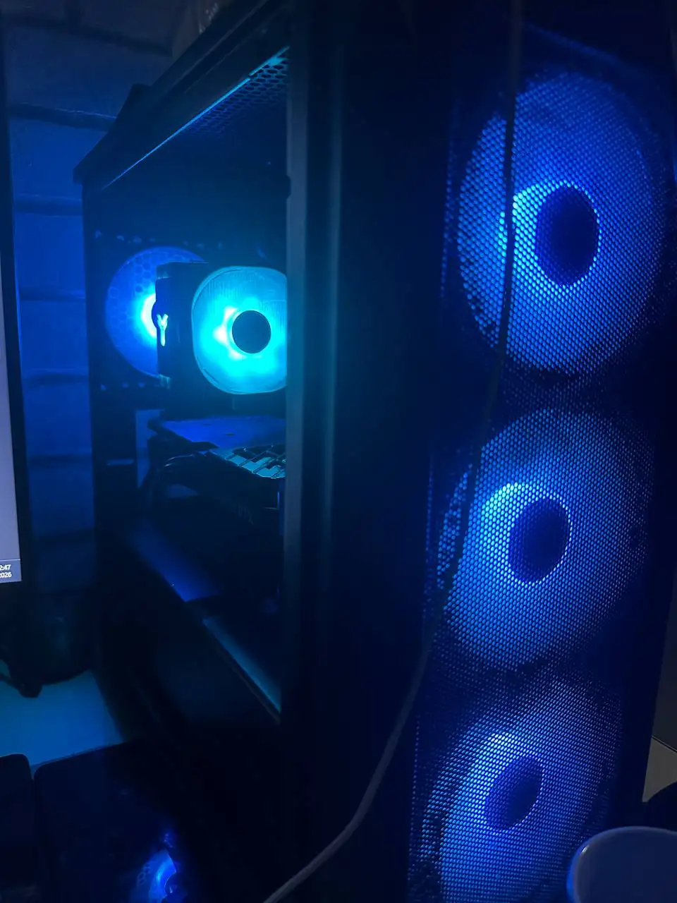 Игровой компьютер с RTX 4060 и монитором 240 Гц - Компьютеры и комплектующие (Электроника) в Барнаул