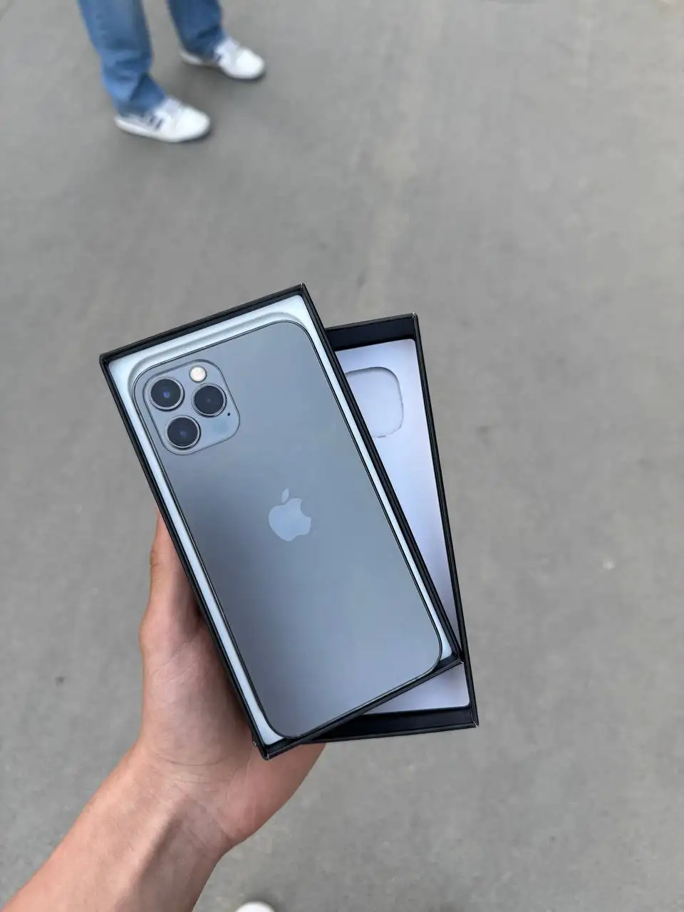 iPhone 12 Pro 256GB с чехлом и зарядкой - Смартфоны и гаджеты (Электроника) в Барнаул