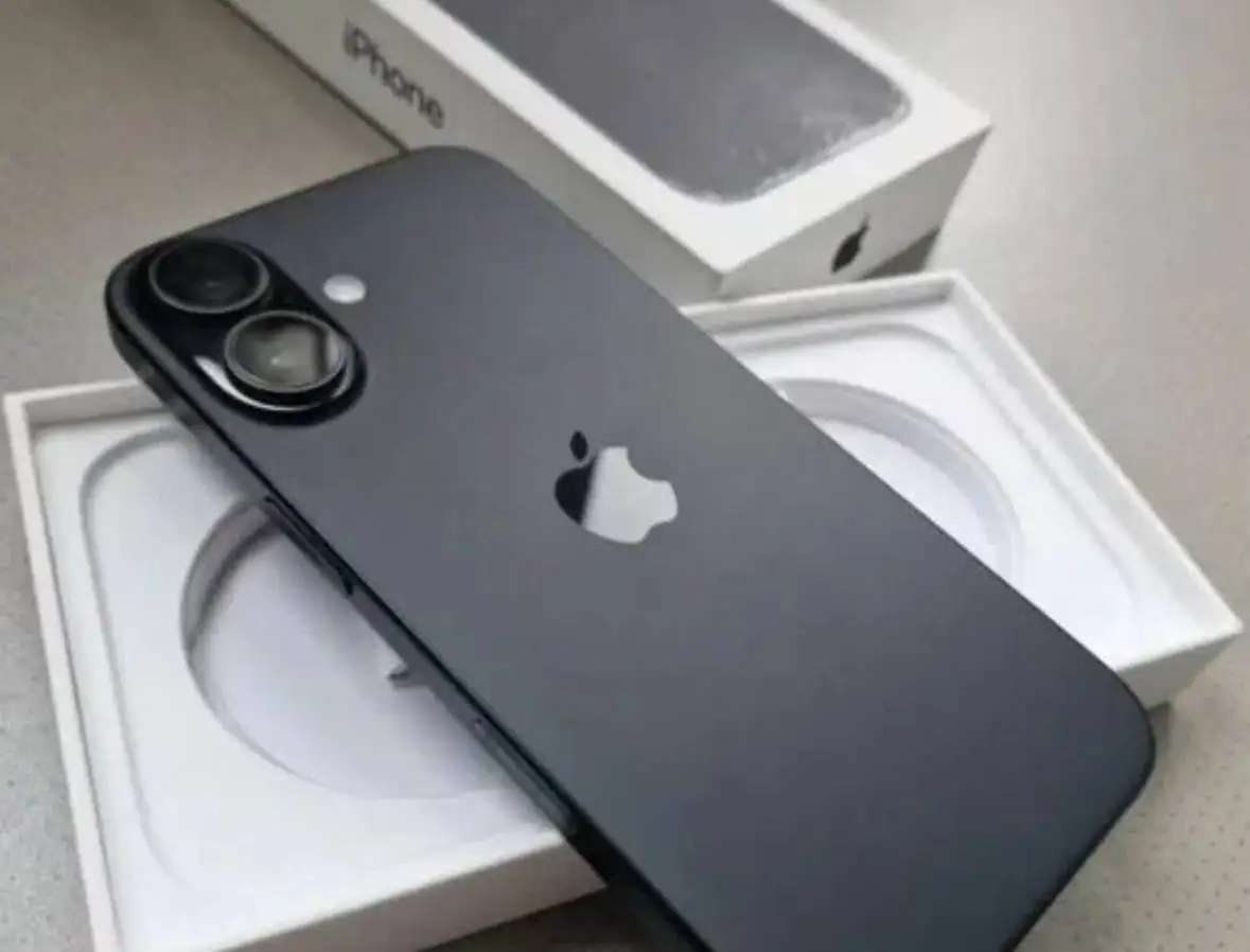 Продажа iPhone 16 Black 128GB - Смартфоны (Электроника) в Барнаул