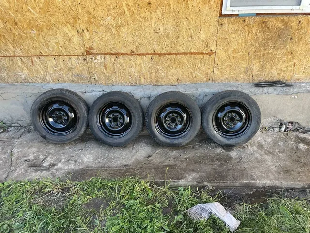 165/70 4*100 R13 4500 - Аккумуляторы в Барнаул