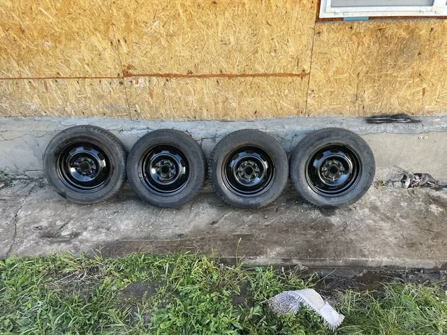Продам штампы с резиной на лето R13 4x100 - Аккумуляторы в Барнаул