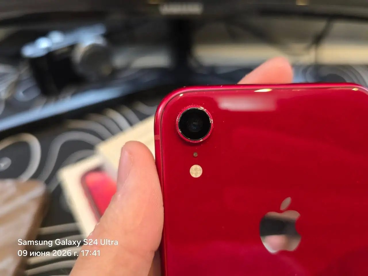 iPhone XR PRODUCT RED 64GB - Смартфоны (Электроника) в Барнаул