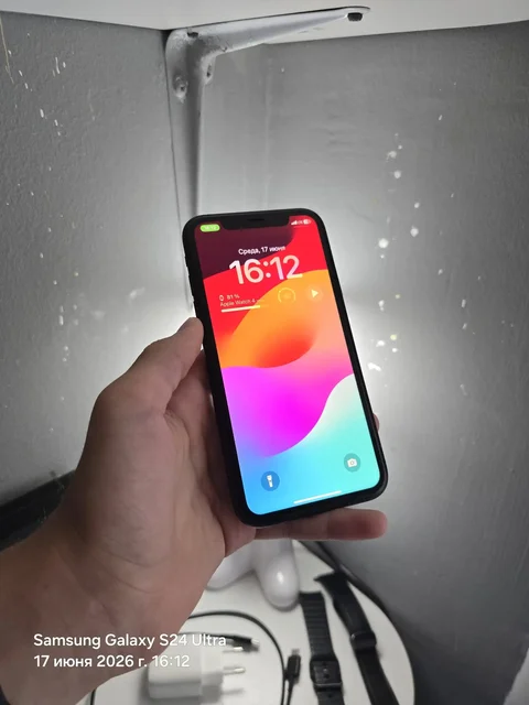 iPhone Xr 128GB черный - Электровелосипеды в Барнаул