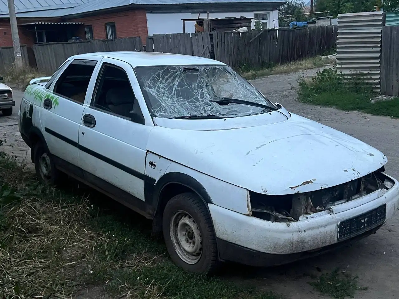 Ваз 2110 на запчасти и сабвуфер с магнитолой - Автомобили запчасти, автозвук (Авто) в Барнаул