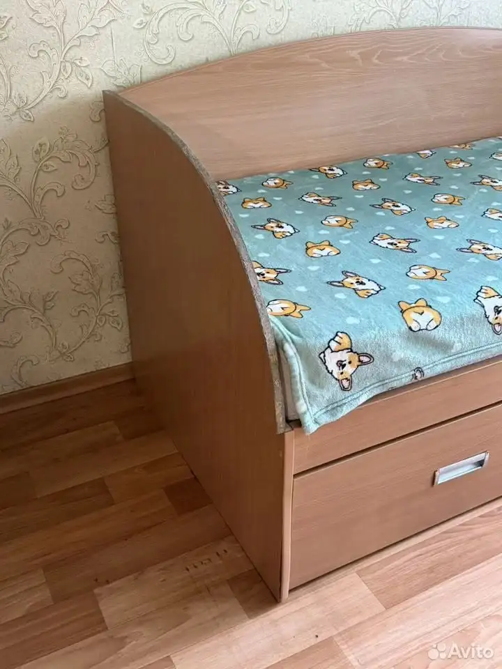 Кровать односпальная с ящиками для хранения - Мебель (Для дома и дачи) в Барнаул