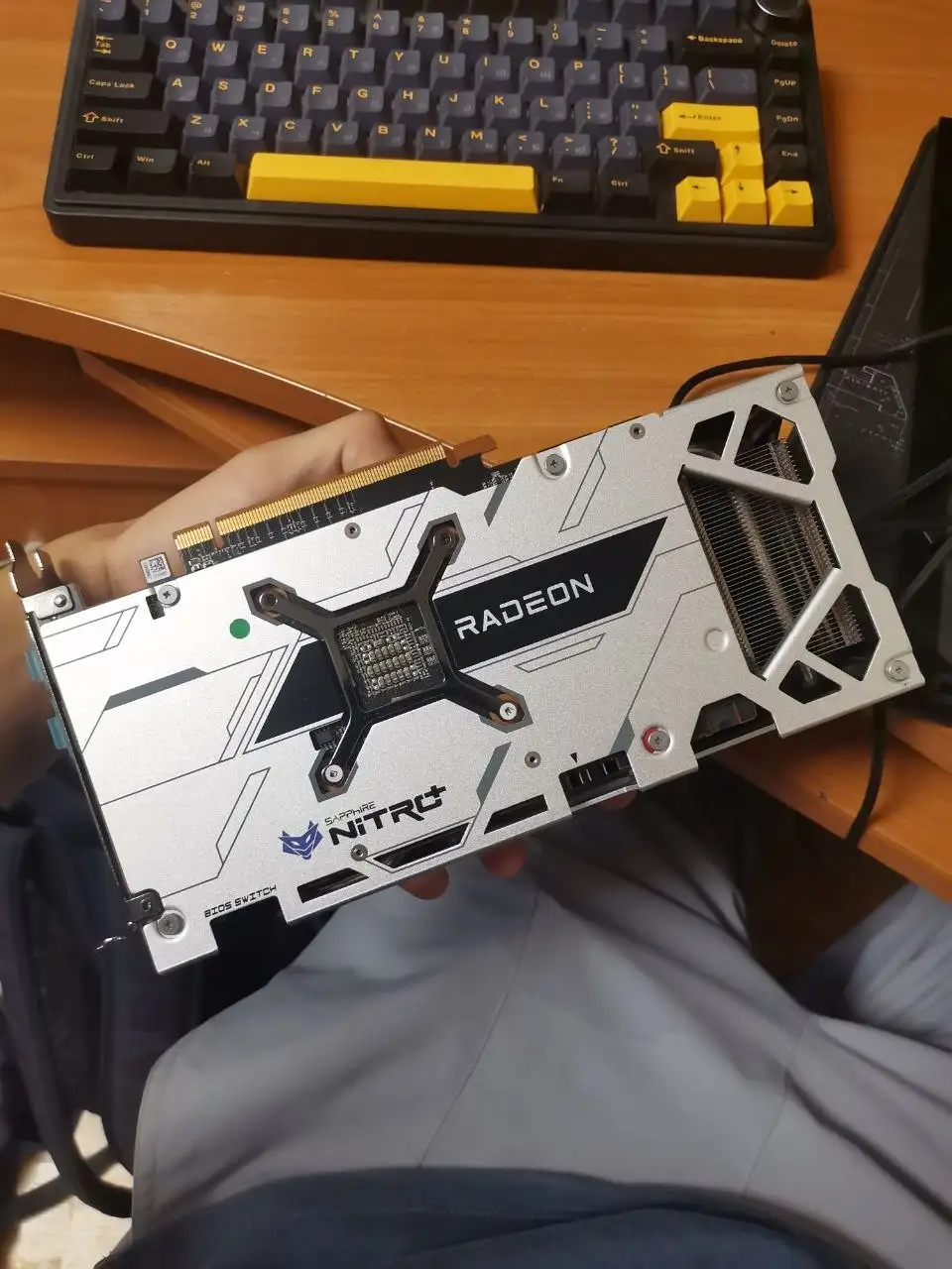 Продам видеокарту RX 6600 XT - Видеокарты (Электроника) в Барнаул