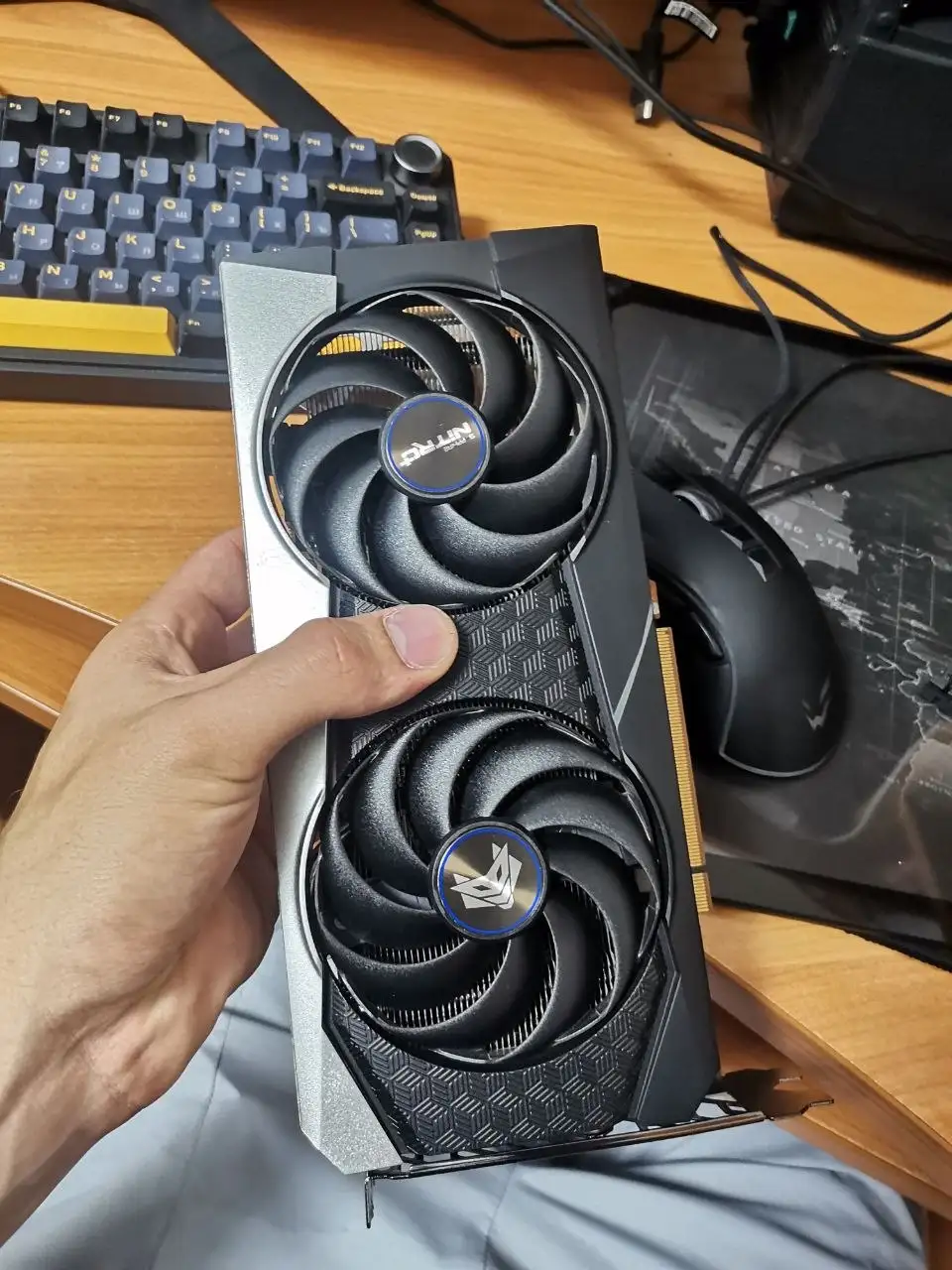 Продам видеокарту RX 6600 XT - Видеокарты (Электроника) в Барнаул