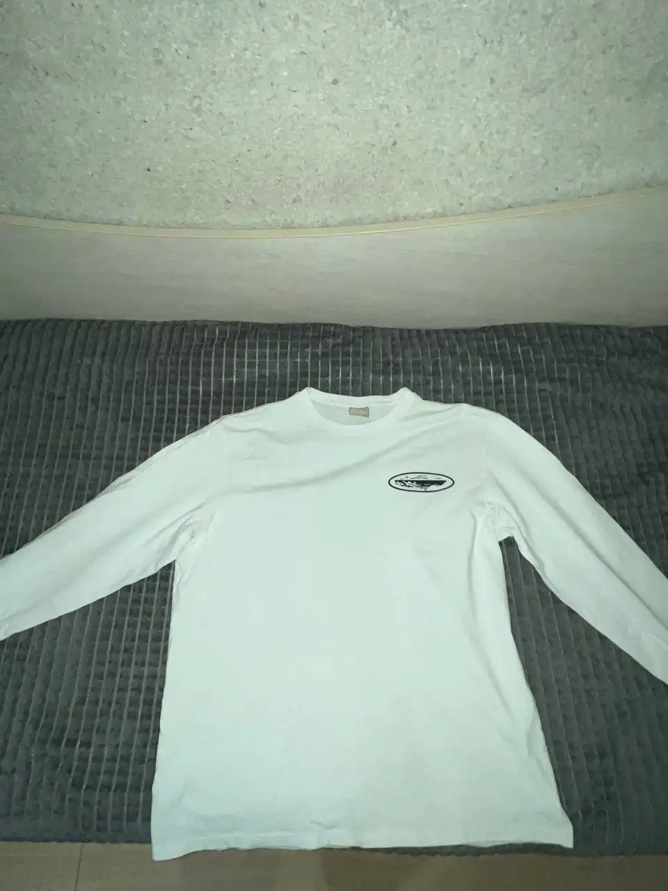 Продажа кроссовок, свитшота и кофты