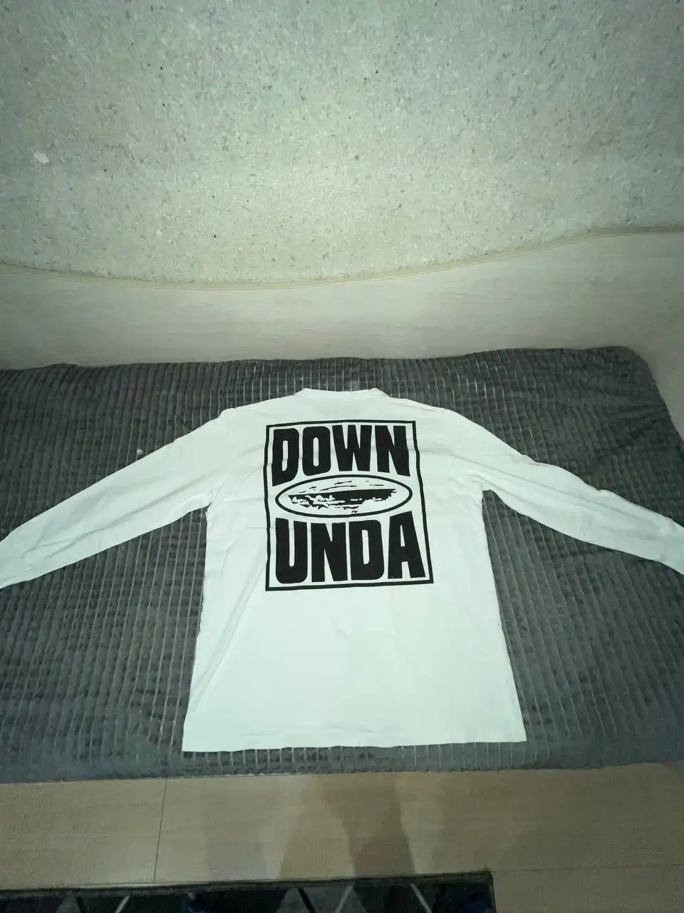 Продажа кроссовок, свитшота и кофты