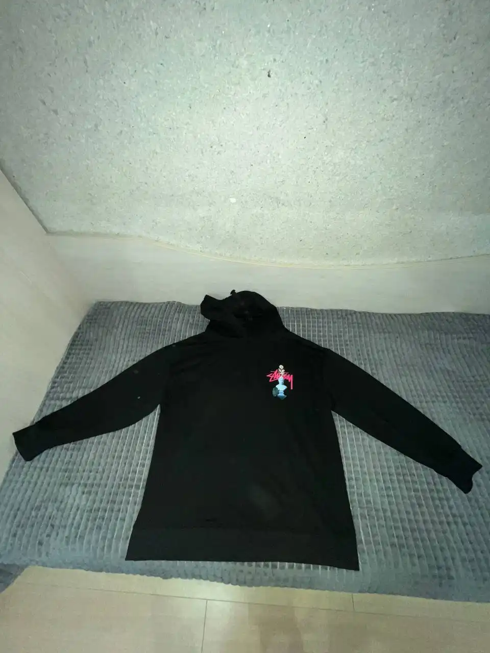 Продажа кроссовок, свитшота и кофты