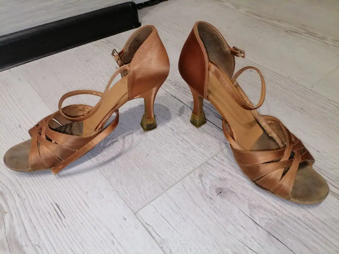 Продажа танцевальных туфель для бальных танцев