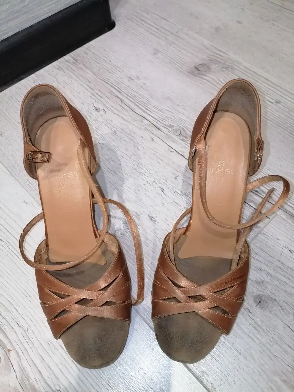 Продажа танцевальных туфель для бальных танцев