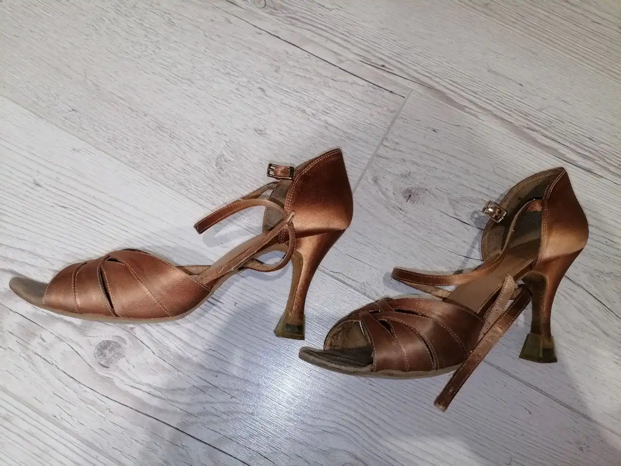 Продажа танцевальных туфель для бальных танцев