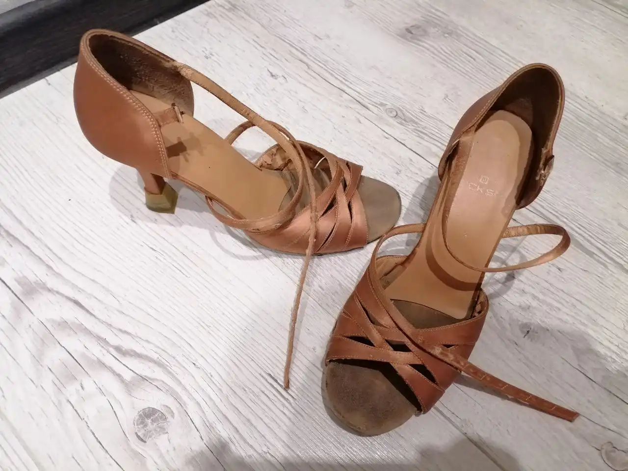 Продажа танцевальных туфель для бальных танцев