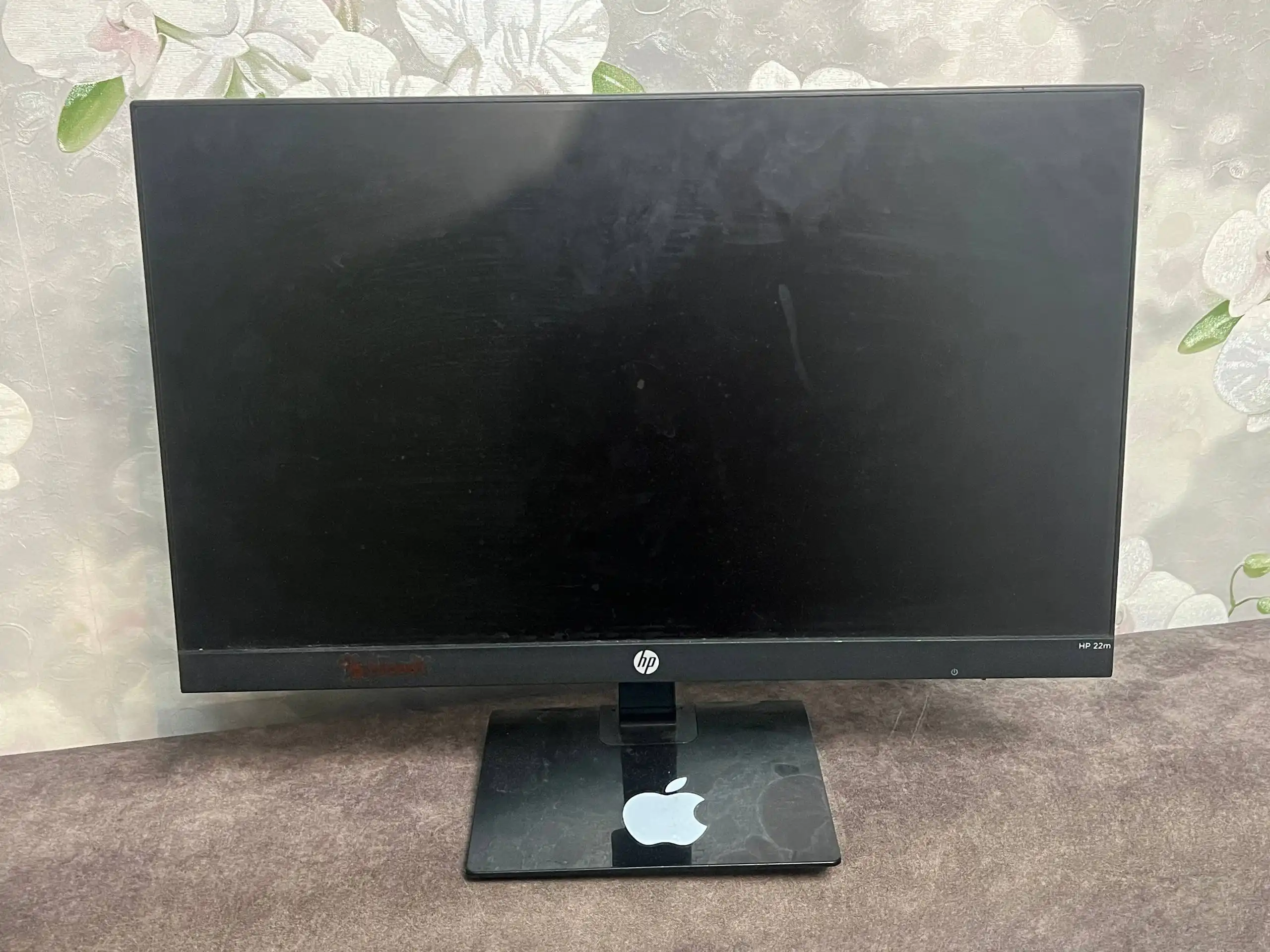 Монитор HP 60-75Hz 21.5 дюйма с дефектом