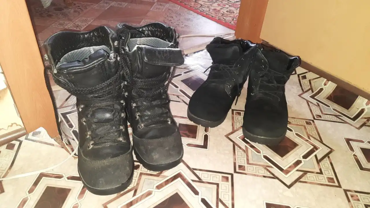 Продажа почти не ношеных берцев и изношенных ботинок