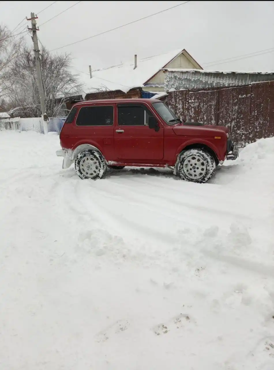 Продам автомобиль 220000 на полном ходу