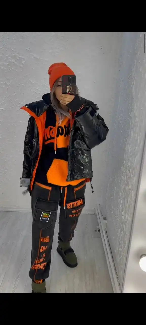 Спортивный костюм тройка с курткой и шапкой