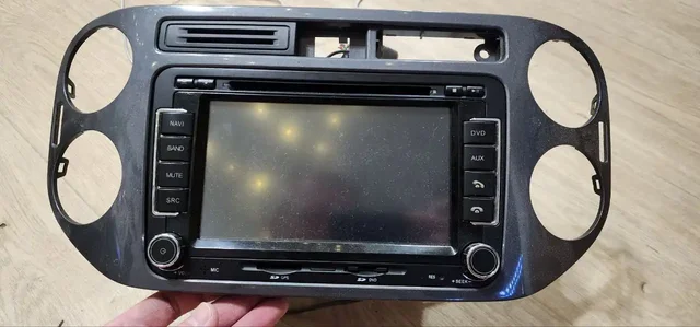 Магнитола на Volkswagen Tiguan 1 с рамкой - частное объявление в Барнаул