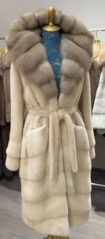 Продам шубу Б/У норковую+куница - Зимняя одежда в Барнаул