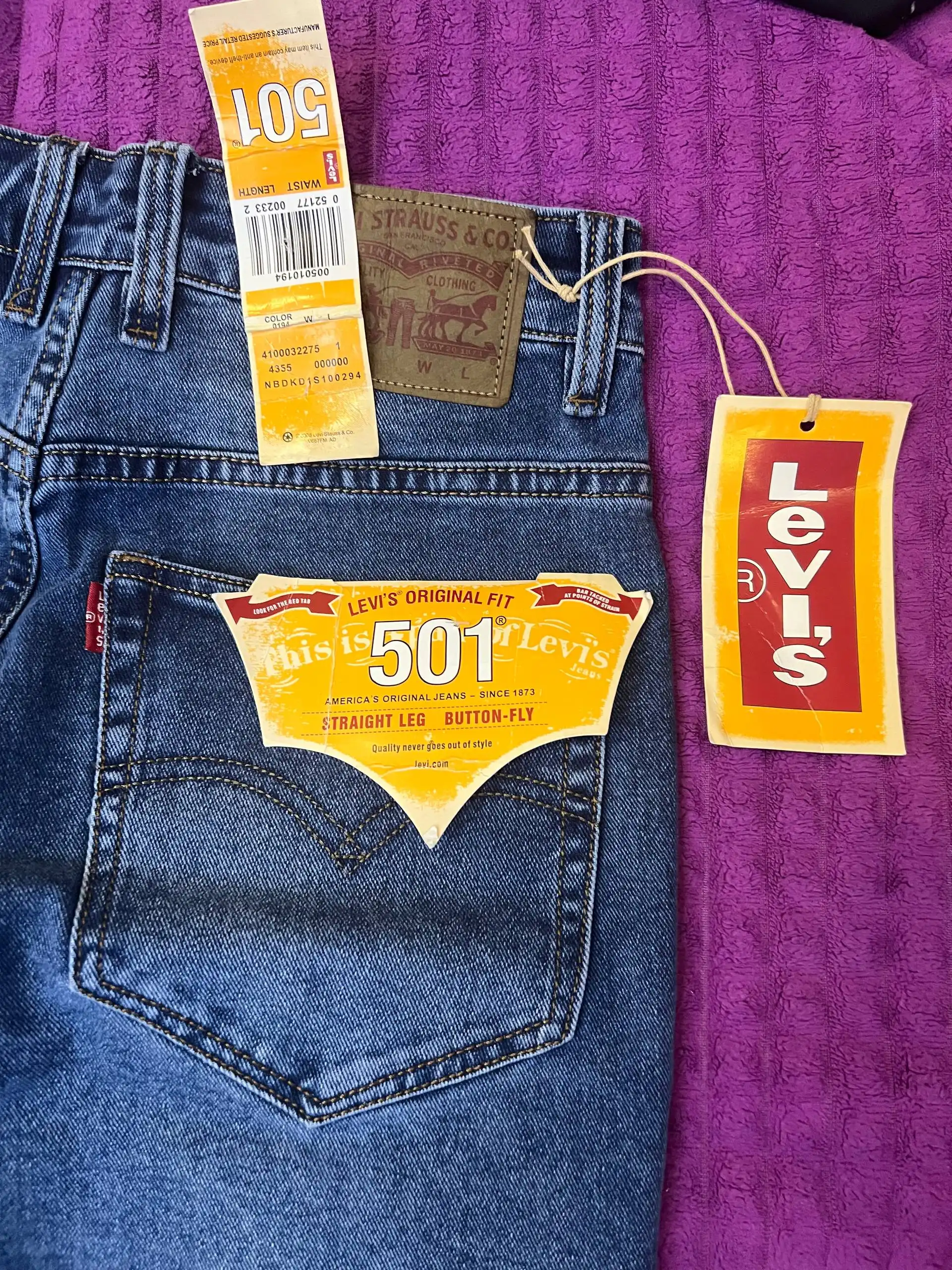 Джинсы Levi's 501 в идеальном состоянии - Джинсы (Одежда) в Барнаул