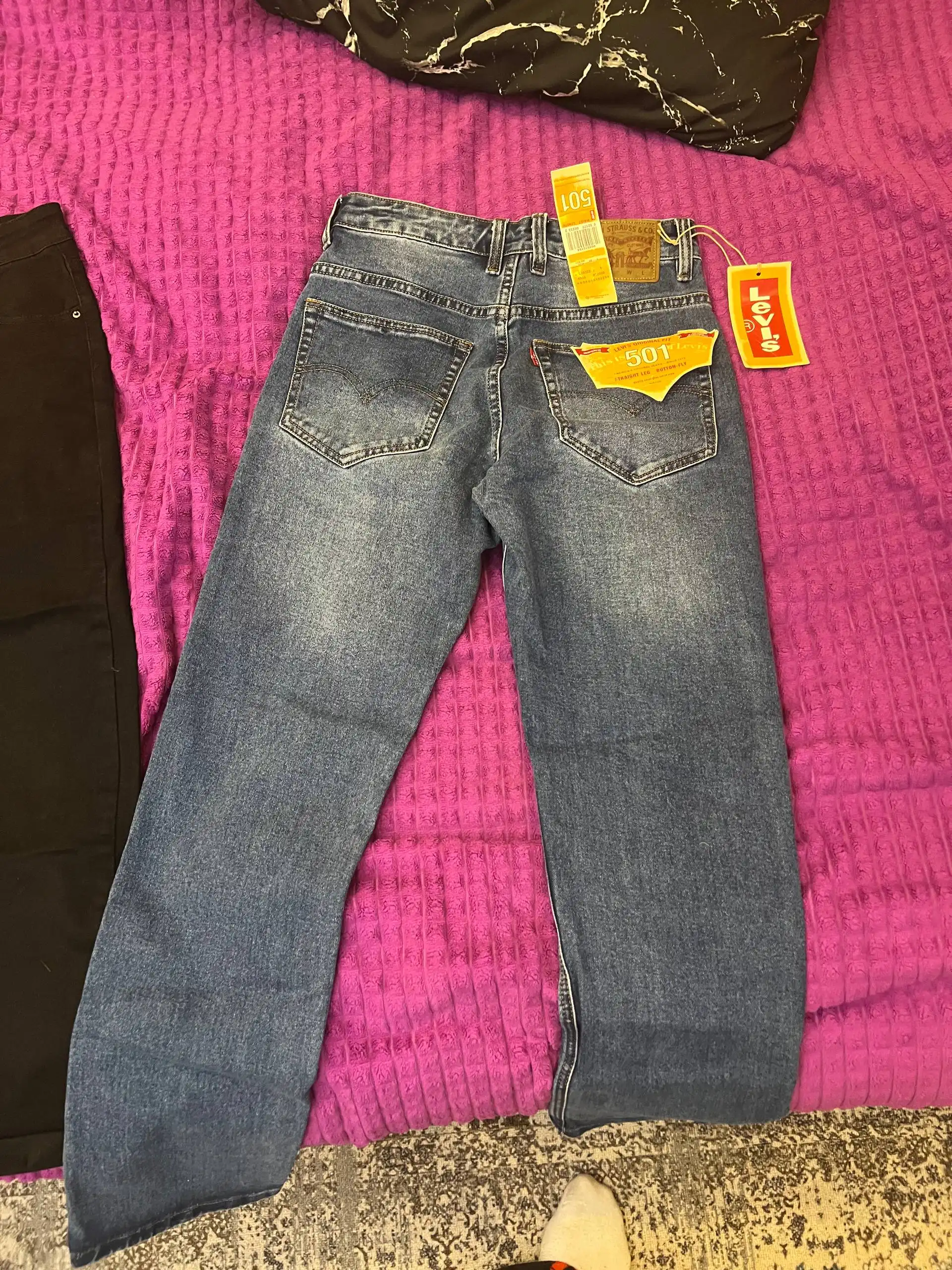 Джинсы Levi's 501 в идеальном состоянии - Джинсы (Одежда) в Барнаул