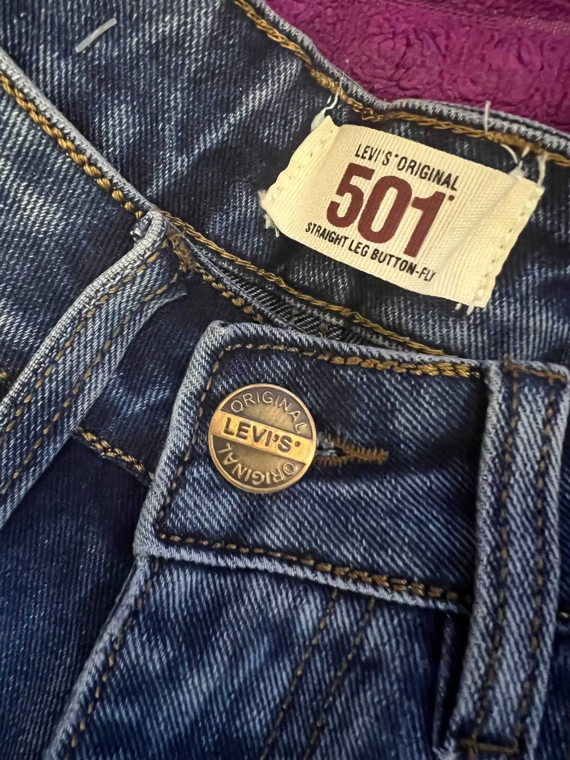Джинсы Levi's 501 в идеальном состоянии - Джинсы (Одежда) в Барнаул