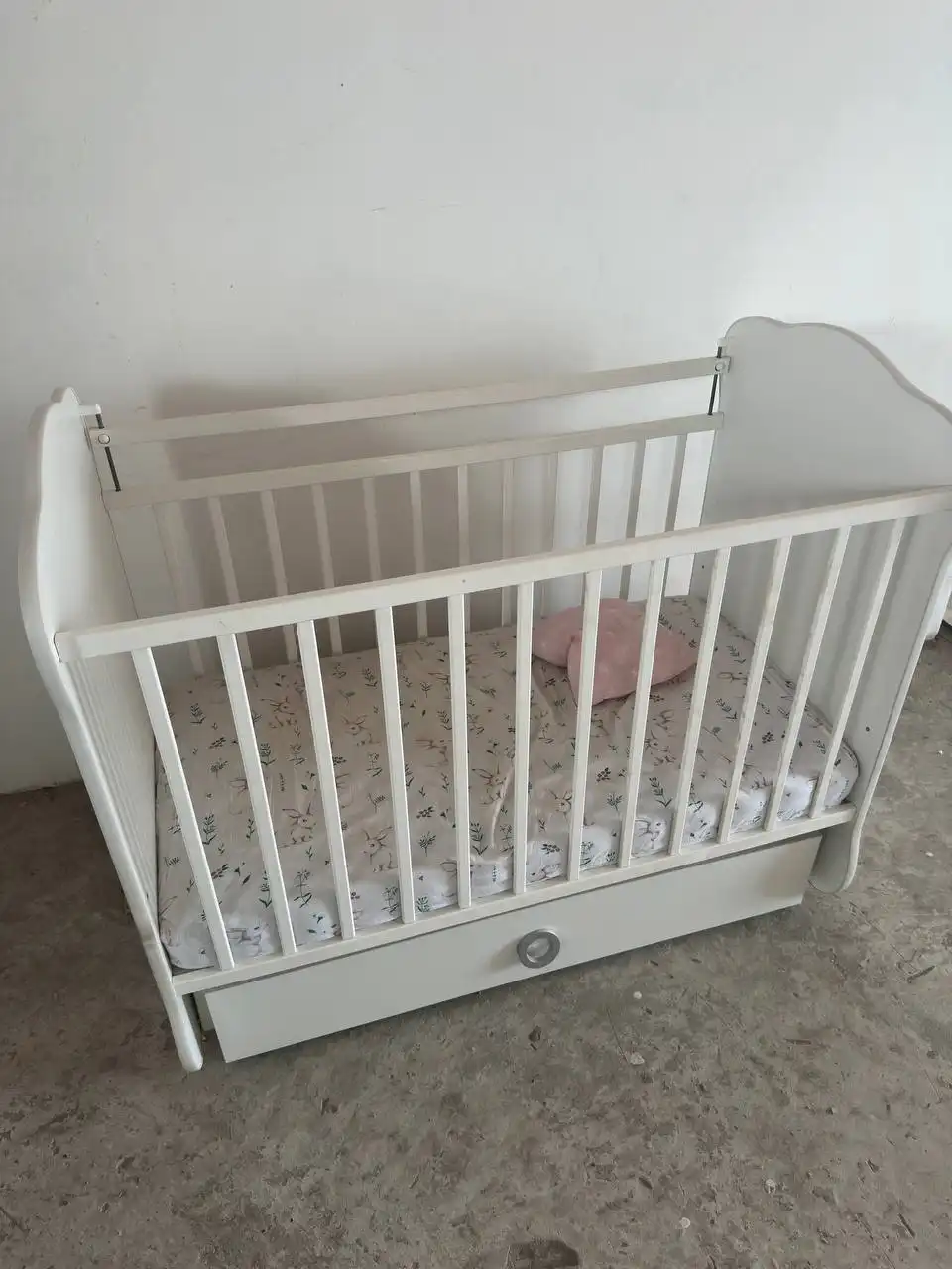 Детская кроватка с маятником и ящиком - Детская мебель (Товары для детей) в Барнаул