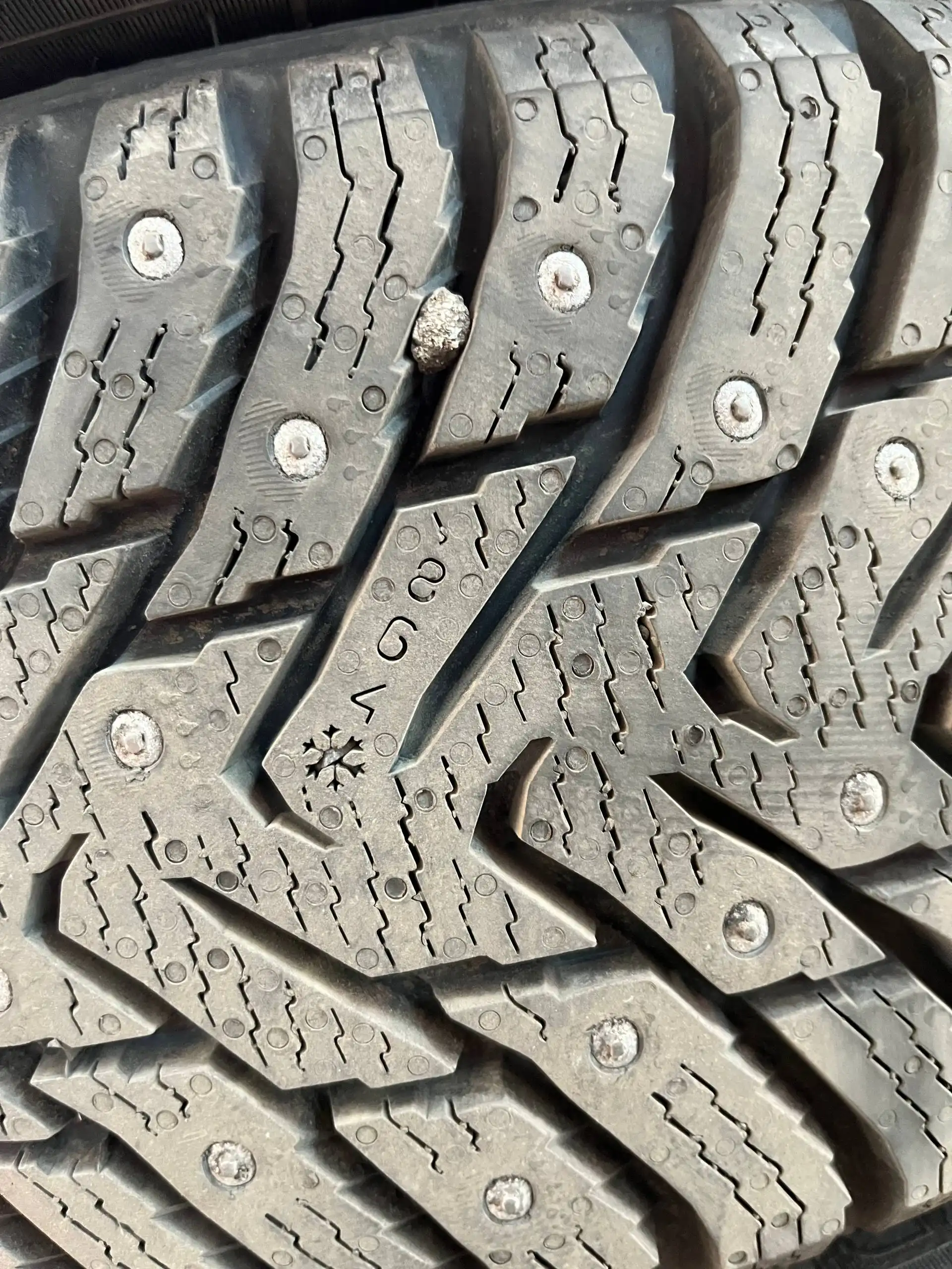 Продажа дисков R16 с резиной Ikon Tyres Nordman 8 - Шины и диски (Авто) в Барнаул