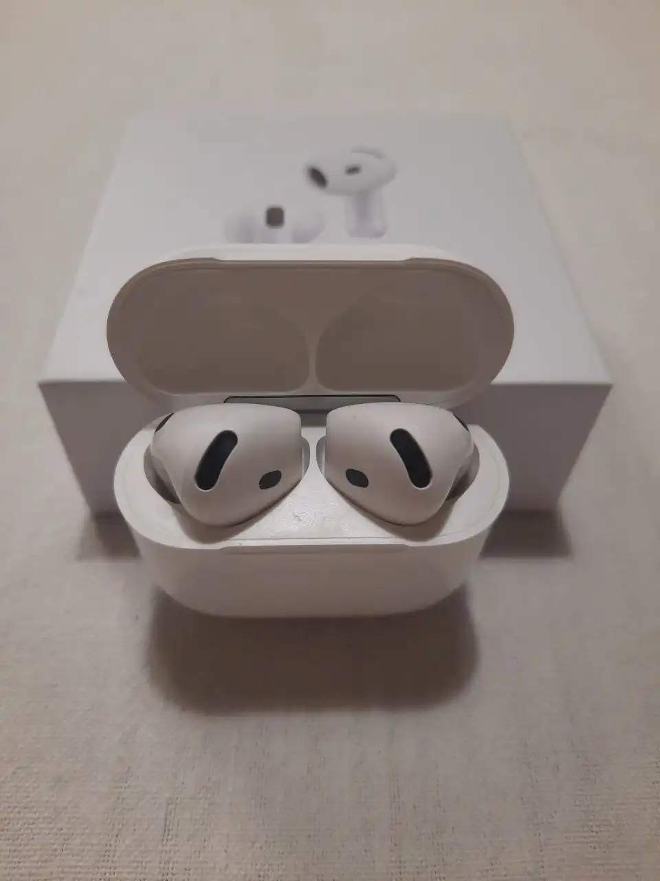 AirPods 4 с беспроводной зарядкой - Наушники (Электроника) в Барнаул