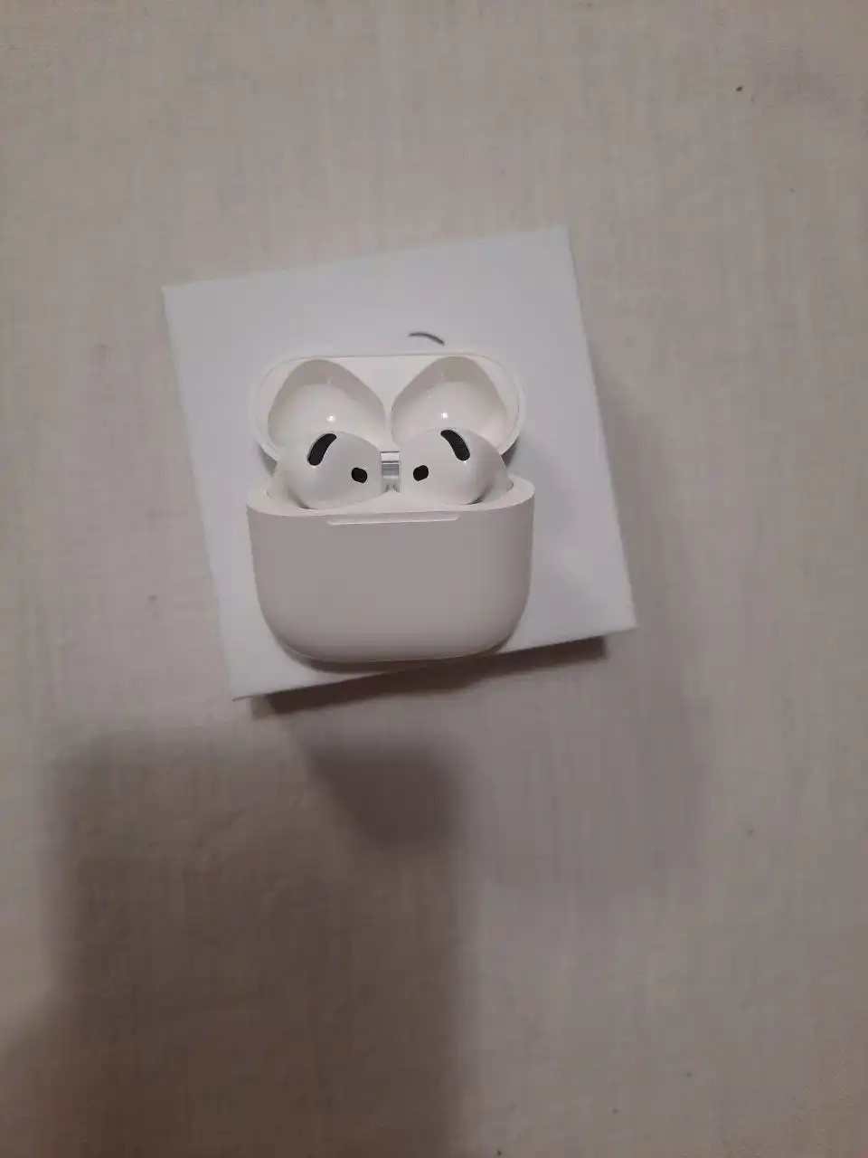 AirPods 4 с беспроводной зарядкой - Наушники (Электроника) в Барнаул