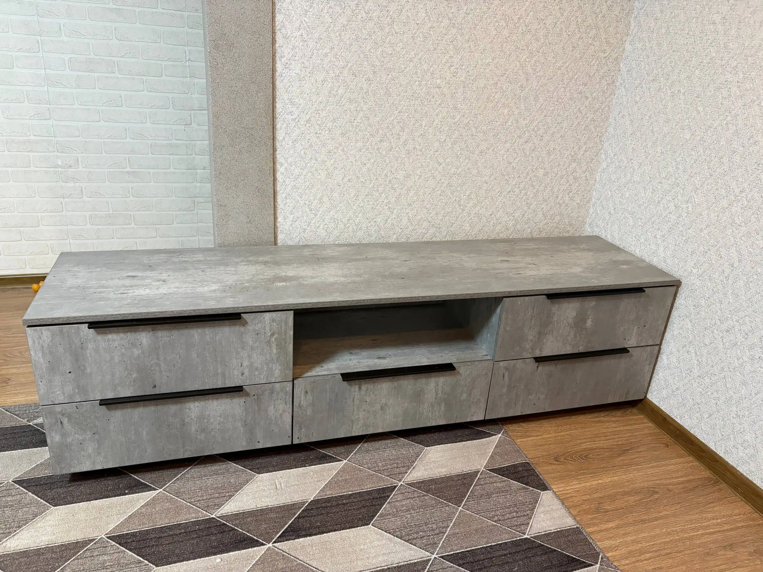 Тумба под телевизор - Мебель (Для дома и дачи) в Барнаул