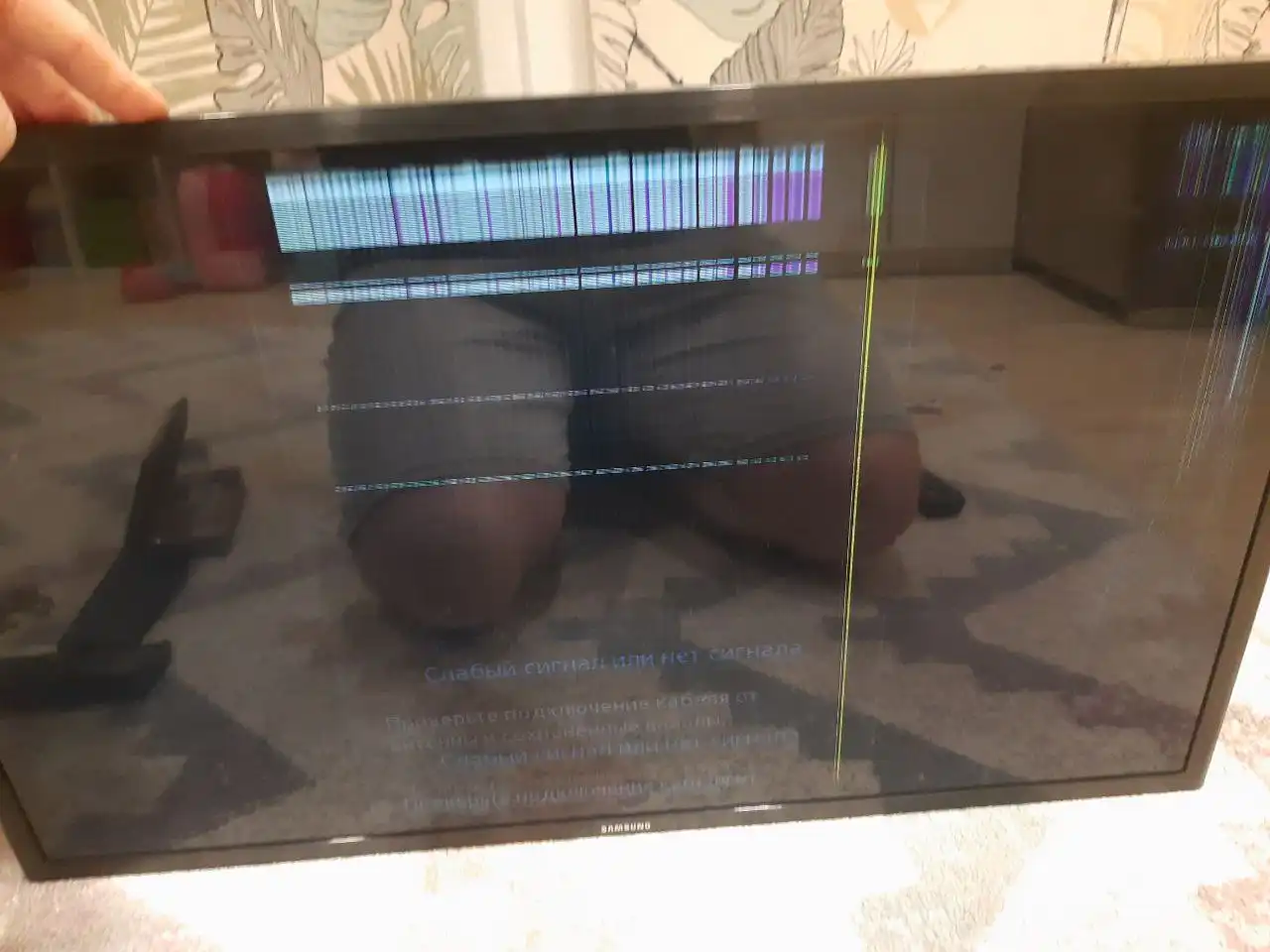 Телевизор Самсунг 32 дюйма со сломанной матрицей - Телевизоры (Электроника) в Барнаул