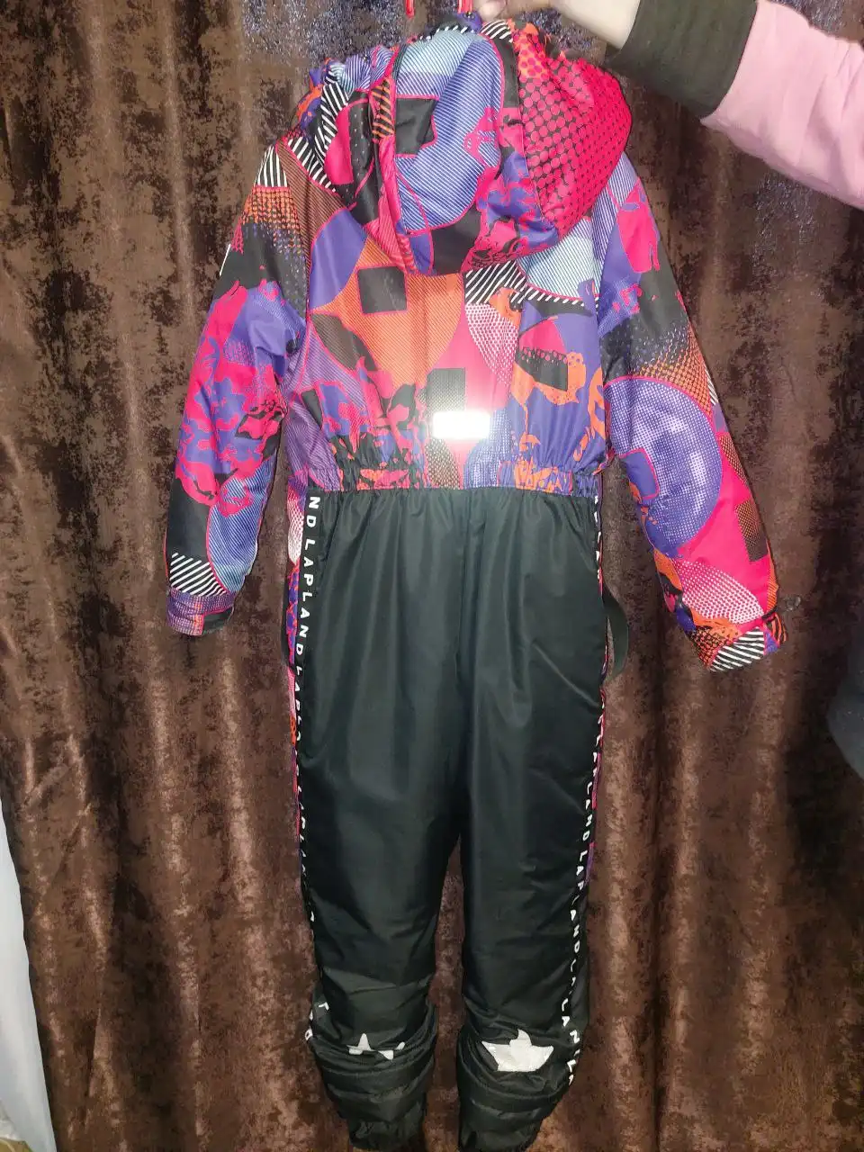 Продам зимний комбинезон на рост 122 - Одежда (Товары для детей) в Барнаул