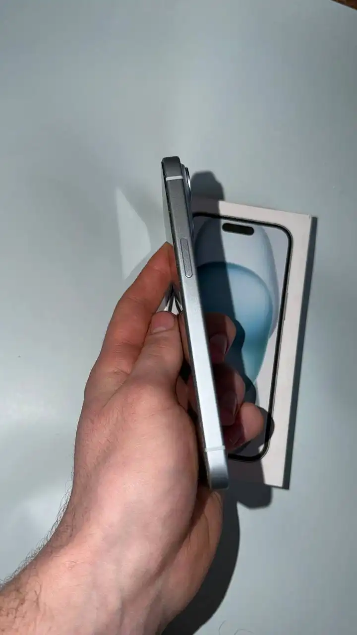 Продам iPhone 15 128GB и iPhone 16 - Смартфоны и телефоны (Электроника) в Барнаул