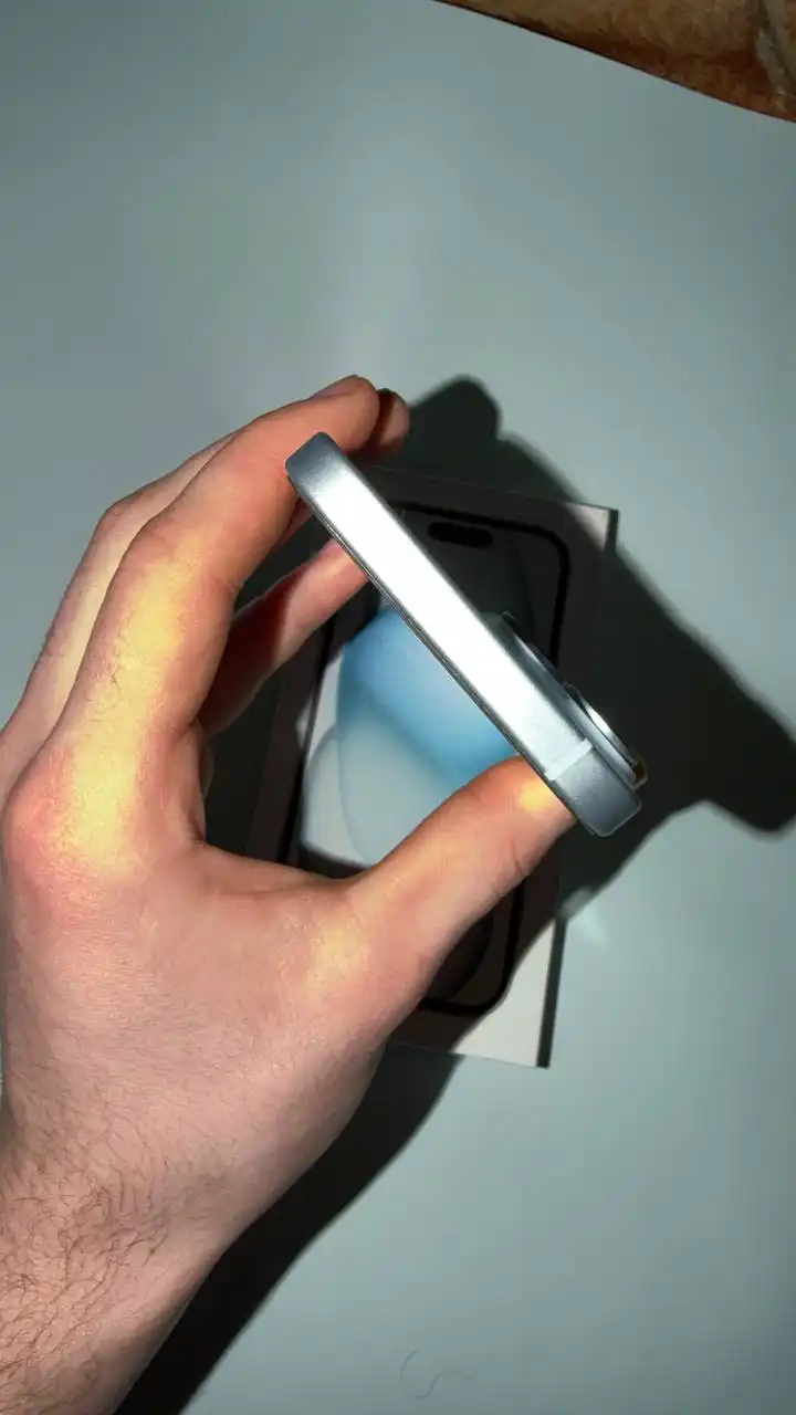 Продам iPhone 15 128GB и iPhone 16 - Смартфоны и телефоны (Электроника) в Барнаул