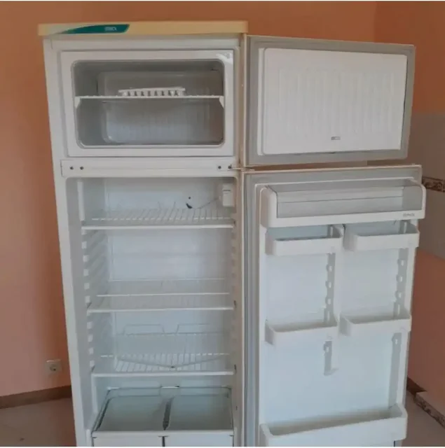 Продам холодильник Стинол - Текстиль в Барнаул
