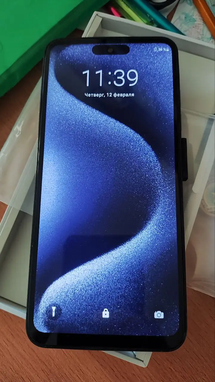 Телефон с установленным паролем - Телефоны (Электроника) в Барнаул