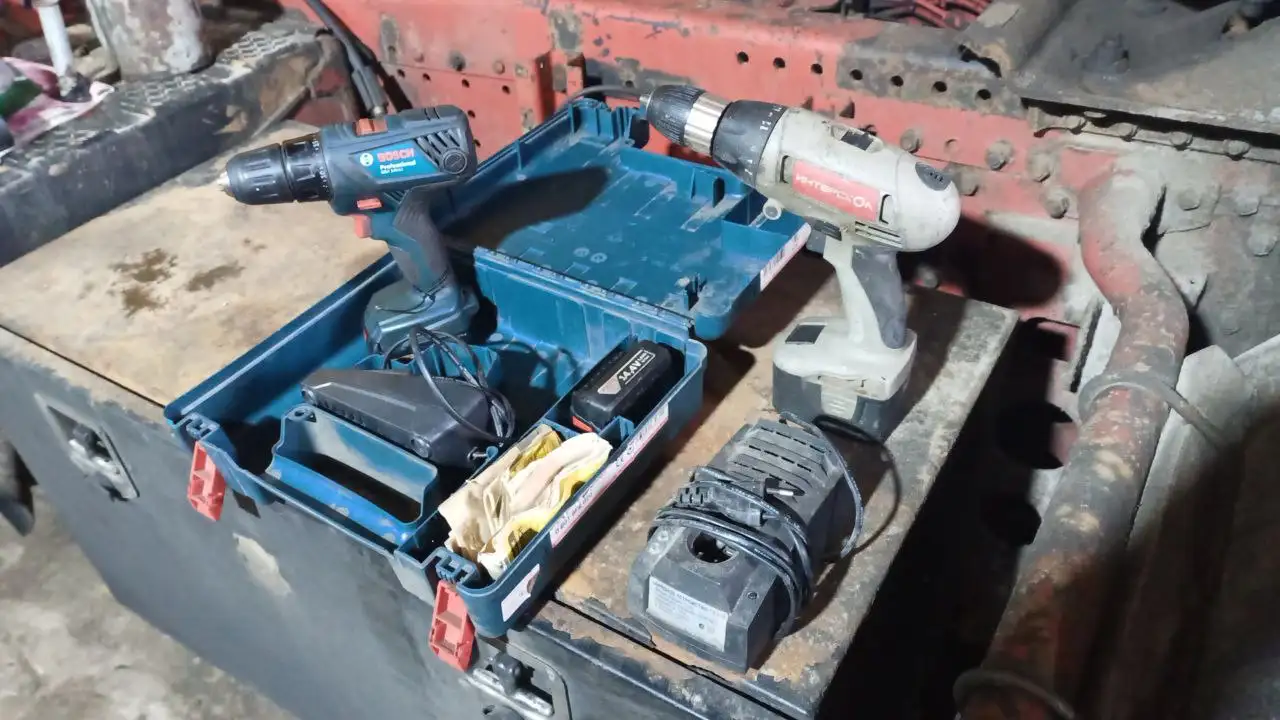 Продажа двух электроинструментов Bosch и Интерскол - Электроинструменты (Барахолка) в Барнаул