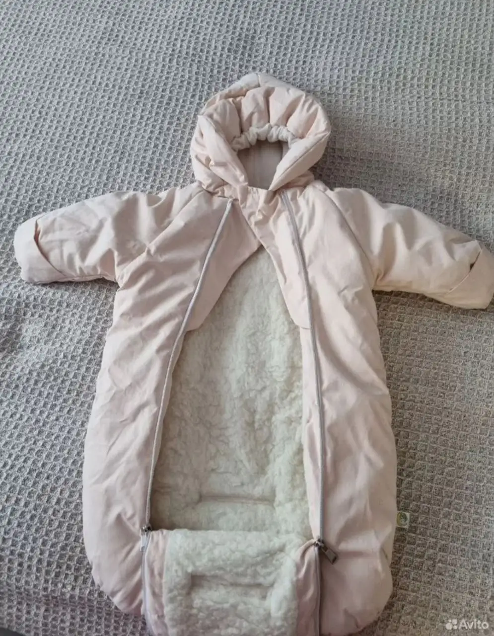 Продажа детских товаров: зимние комбинезоны, матрасик, подушка, кроватка - Товары для детей в Барнаул