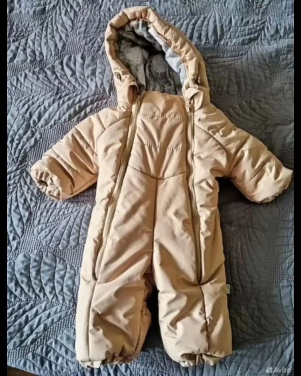 Продажа детских товаров: зимние комбинезоны, матрасик, подушка, кроватка - Товары для детей в Барнаул