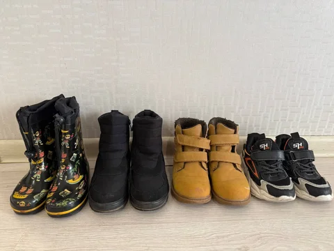 Резиновые сапожки и кроссовки разных размеров - частное объявление в Ульяновск