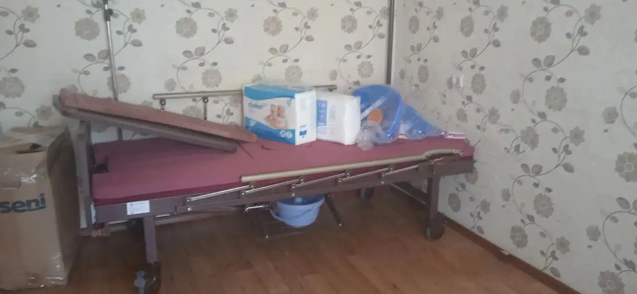 Кровать трансформер механическая для лежачего больного - Медицинское оборудование (Барахолка) в Ульяновск