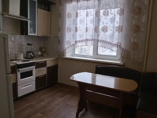 Сдам двухкомнатную квартиру на длительный срок - Недвижимость в Ульяновск